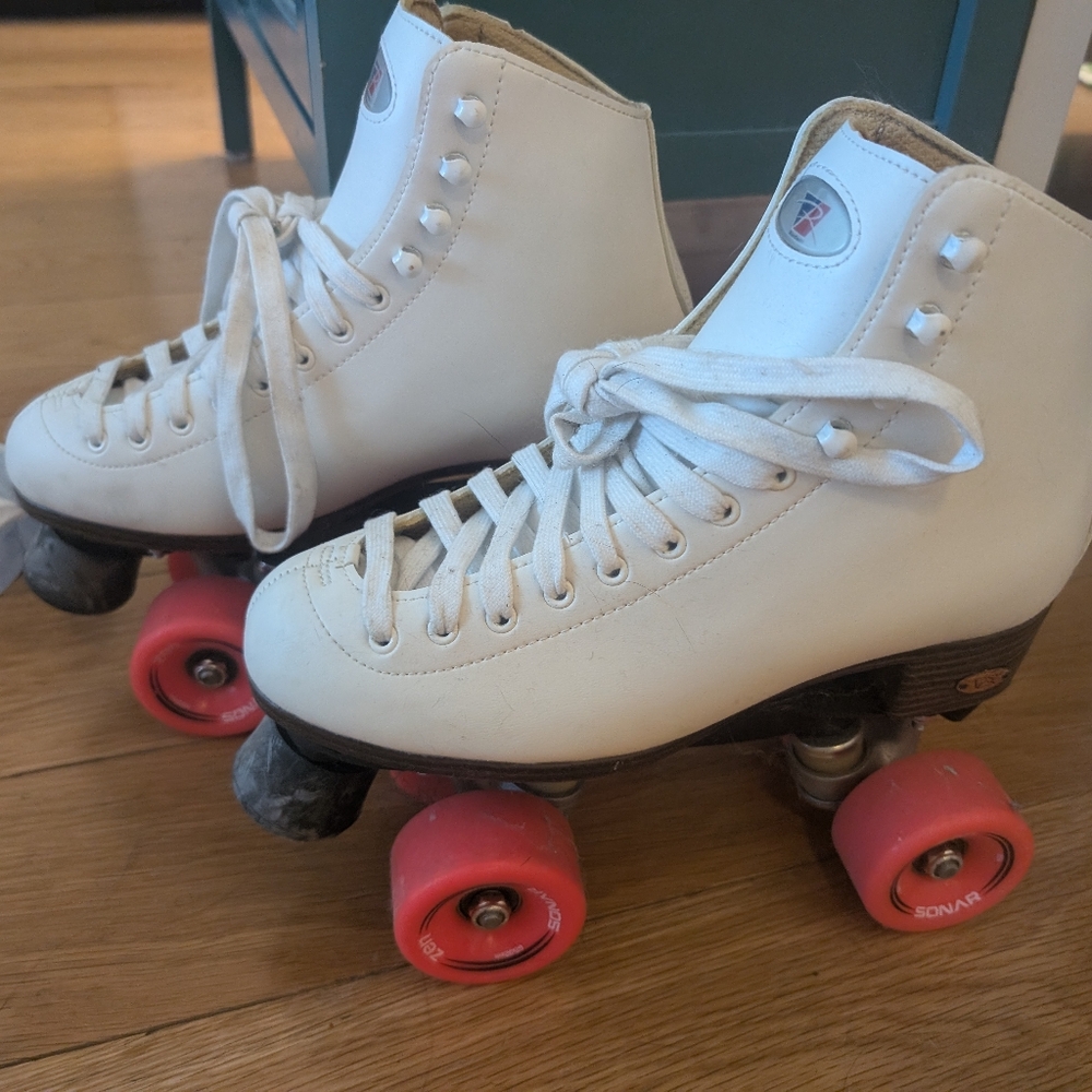 Roller skates size 8
